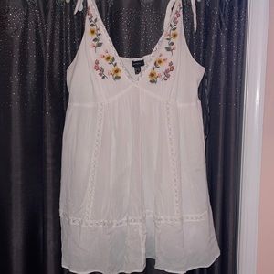 Forever 21 Floral embroidered dress!